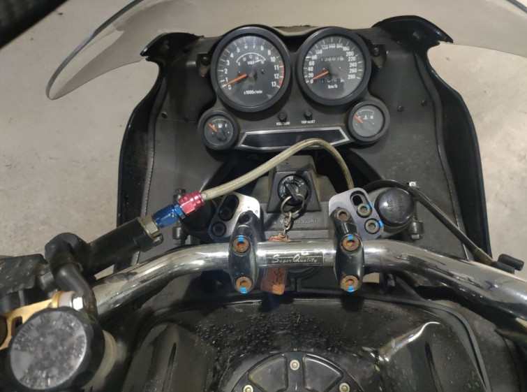Мотоцикл Kawasaki GPZ1000RX з пробігом 13667 km