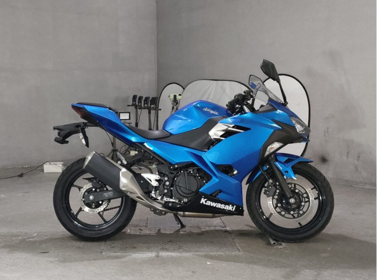 Мотоцикл Kawasaki NINJA250 с пробегом 6550 km