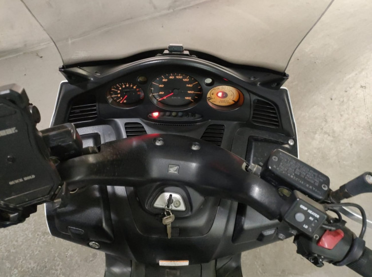 Мотоцикл Honda SILVERWING400 з пробігом 28820 km