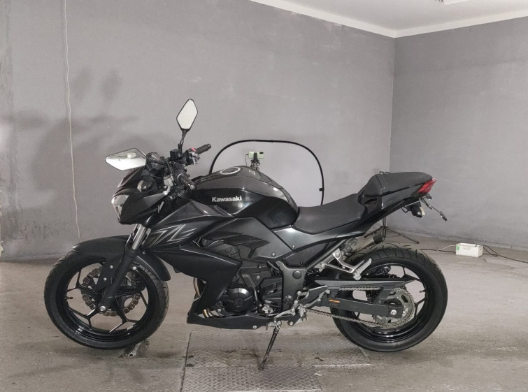 Мотоцикл Kawasaki Z250 з пробігом 26219 km