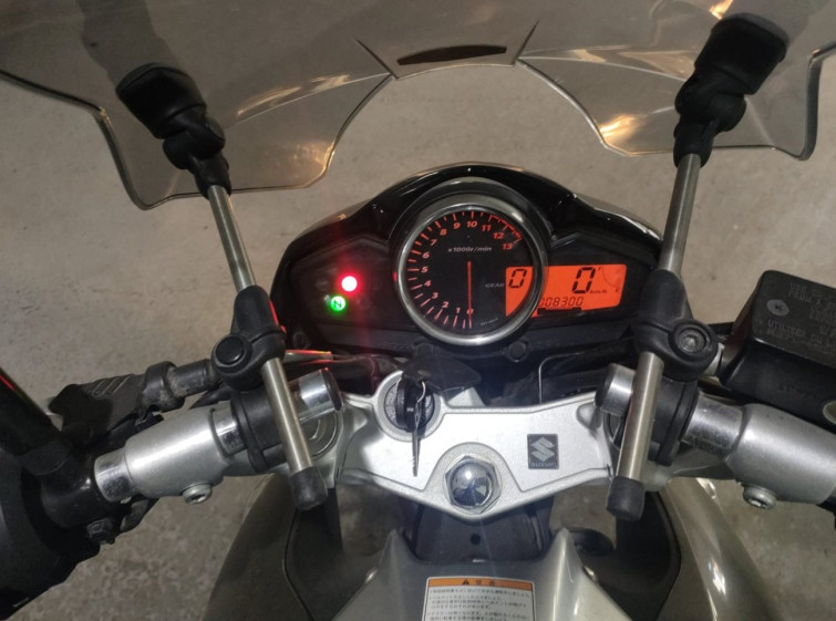 Мотоцикл Suzuki GSR250 с пробегом 8300 km