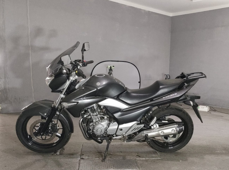 Мотоцикл Suzuki GSR250 с пробегом 8300 km