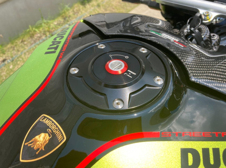 Мотоцикл Ducati STREET FIGHTER V4 с пробегом 83 km