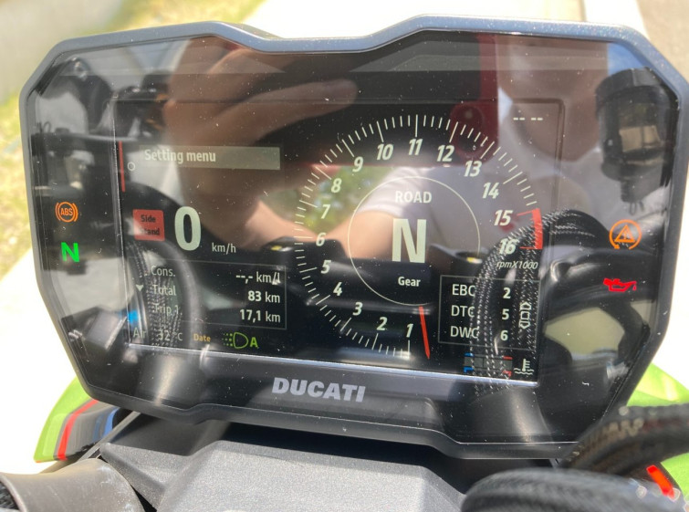 Мотоцикл Ducati STREET FIGHTER V4 с пробегом 83 km