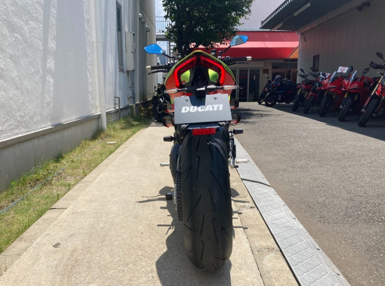 Мотоцикл Ducati STREET FIGHTER V4 с пробегом 83 km