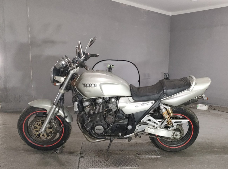 Мотоцикл Yamaha XJR1200 с пробегом 93169 km