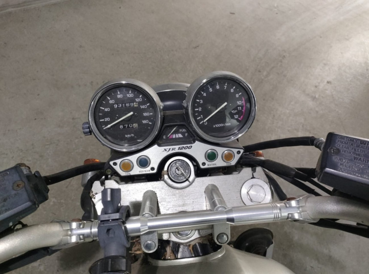 Мотоцикл Yamaha XJR1200 с пробегом 93169 km