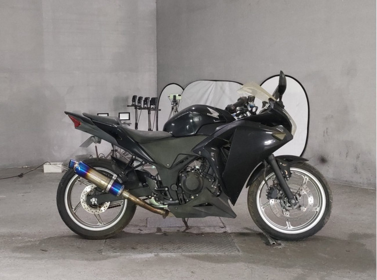 Мотоцикл Honda CBR250R с пробегом 21071 km