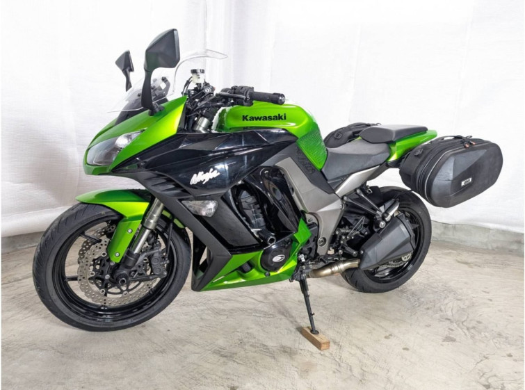 Мотоцикл Kawasaki Z1000 з пробігом 32598 km