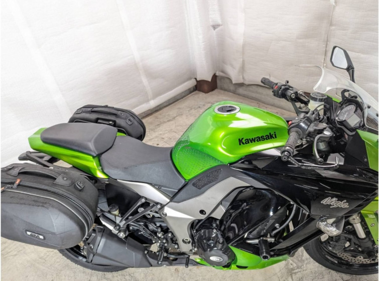 Мотоцикл Kawasaki Z1000 з пробігом 32598 km