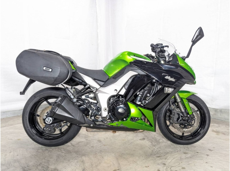 Мотоцикл Kawasaki Z1000 з пробігом 32598 km