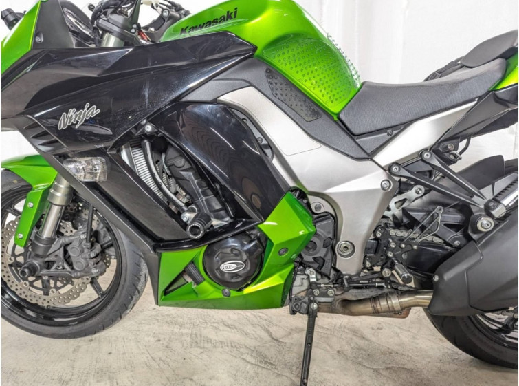 Мотоцикл Kawasaki Z1000 з пробігом 32598 km