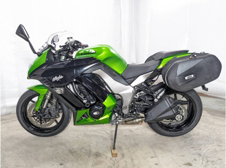 Мотоцикл Kawasaki Z1000 з пробігом 32598 km