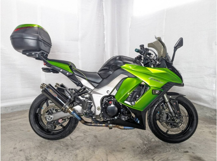 Мотоцикл Kawasaki Z1000 с пробегом 32944 km