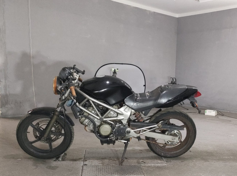 Мотоцикл Honda VTR250 з пробігом 45145 km