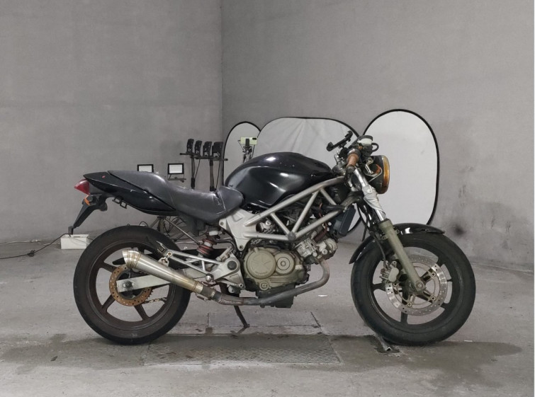 Мотоцикл Honda VTR250 з пробігом 45145 km