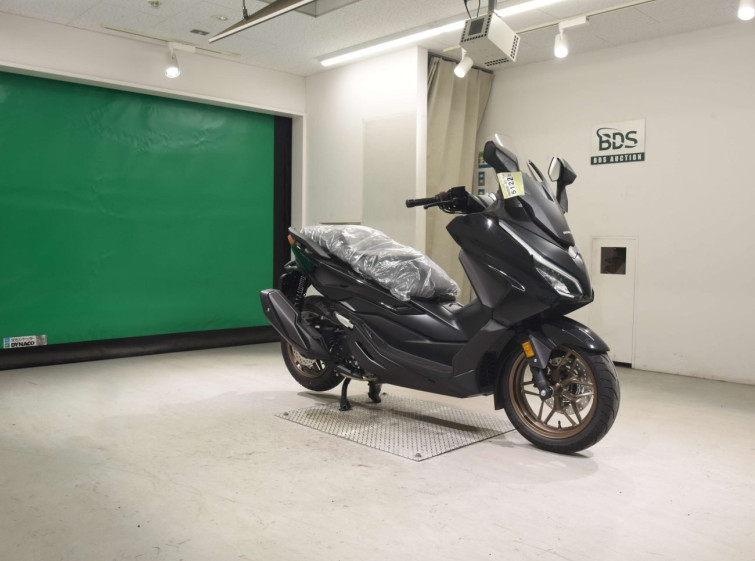 Мотоцикл Honda FORZA-6