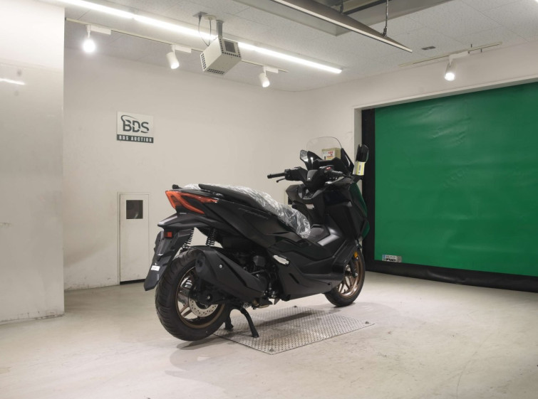 Мотоцикл Honda FORZA-6