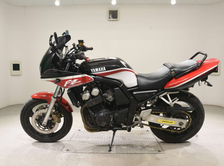 Мотоцикл Yamaha FZ400 с пробегом 67793 km