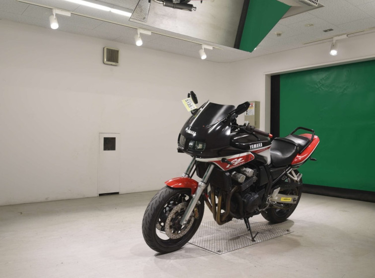 Мотоцикл Yamaha FZ400 с пробегом 67793 km