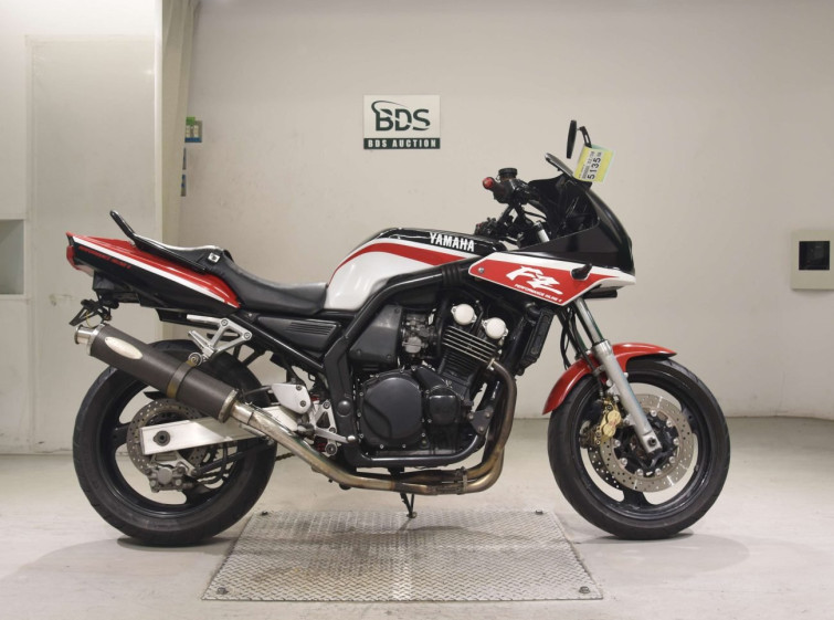 Мотоцикл Yamaha FZ400 с пробегом 67793 km