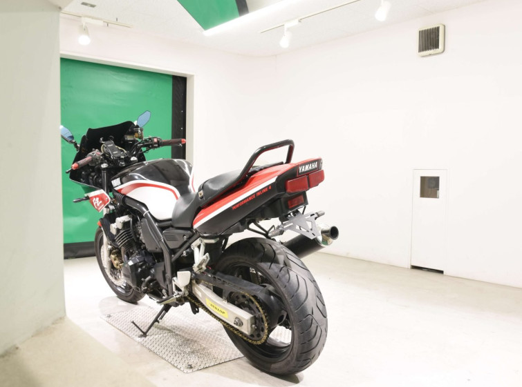 Мотоцикл Yamaha FZ400 с пробегом 67793 km