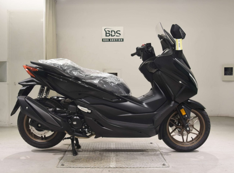 Мотоцикл Honda FORZA-6