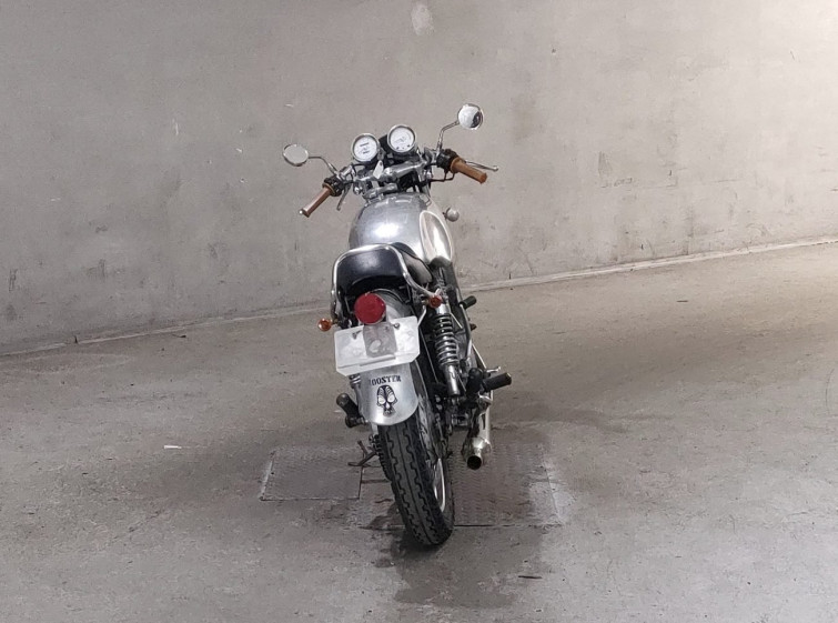 Мотоцикл Yamaha SR400 с пробегом 13812 km