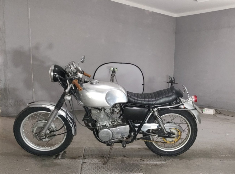 Мотоцикл Yamaha SR400 с пробегом 13812 km