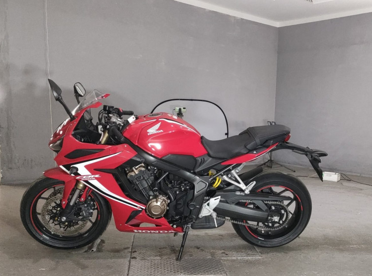Мотоцикл Honda CBR650R с пробегом 4735 km