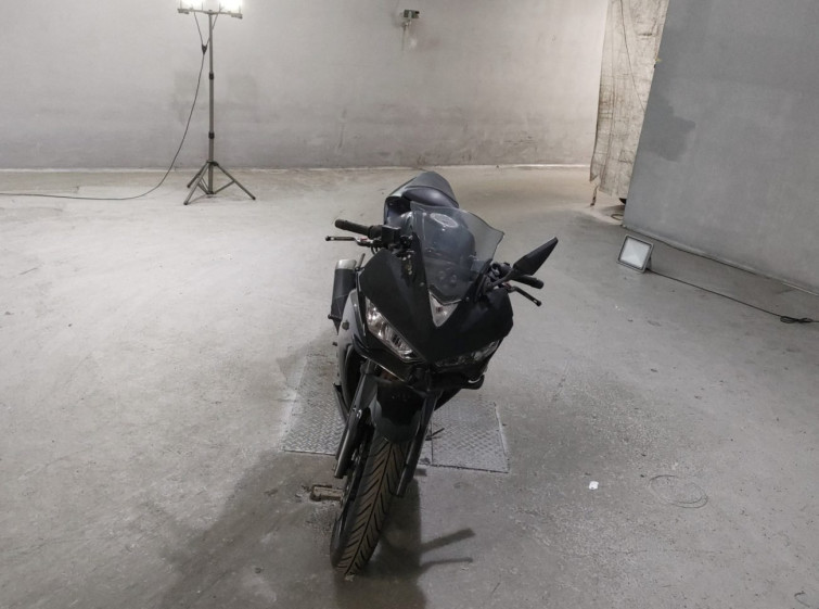 Мотоцикл Yamaha YZF-R25 с пробегом 30157 km