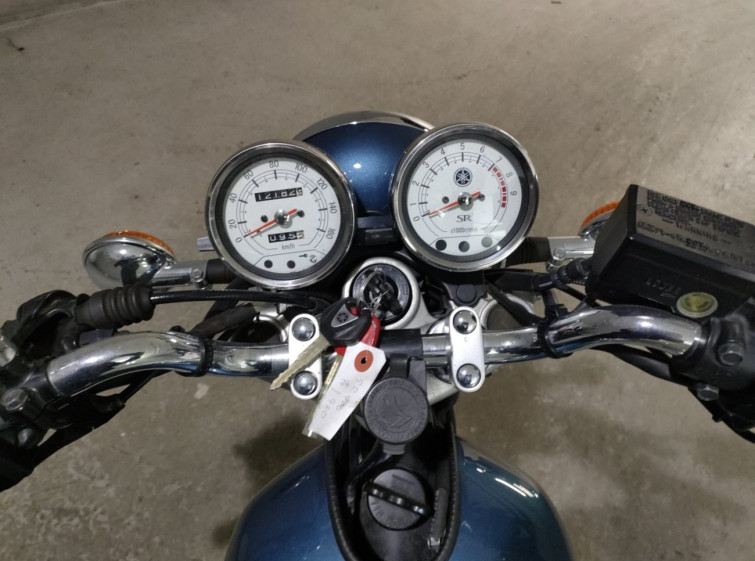 Мотоцикл Yamaha SR400 с пробегом 12182 km