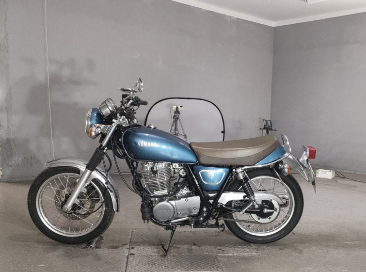 Мотоцикл Yamaha SR400 с пробегом 12182 km
