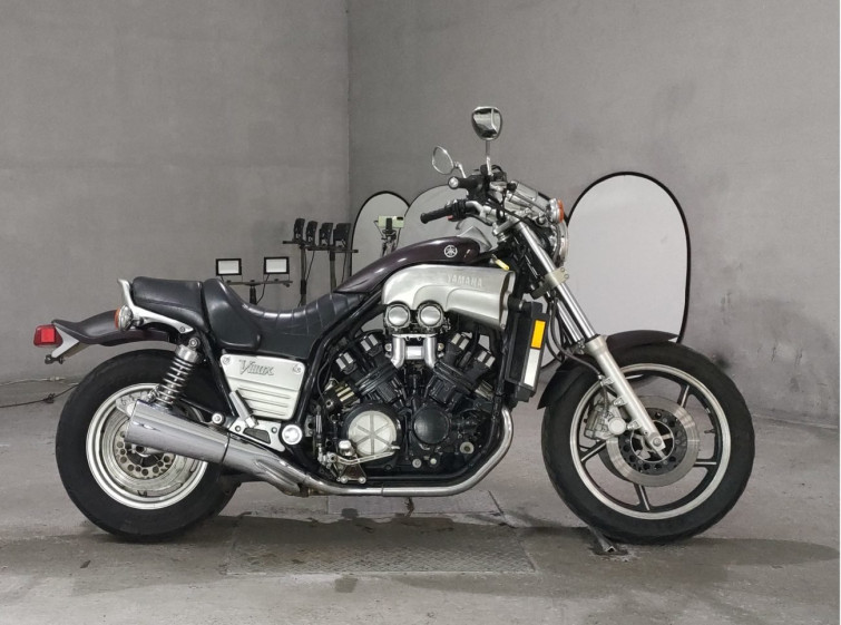 Мотоцикл Yamaha V-MAX1200 с пробегом 16977 km