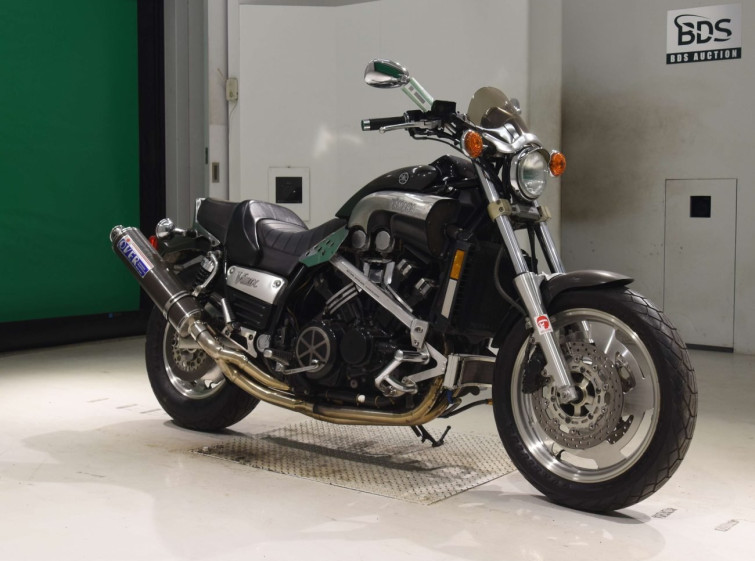 Мотоцикл Yamaha V-MAX1200 с пробегом 17286 km