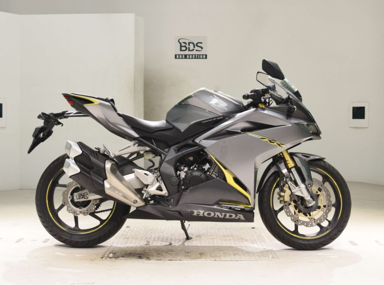 Мотоцикл Honda CBR250RR с пробегом 23560 km