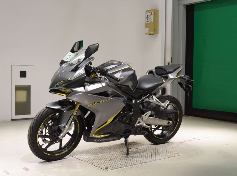 Мотоцикл Honda CBR250RR с пробегом 23560 km
