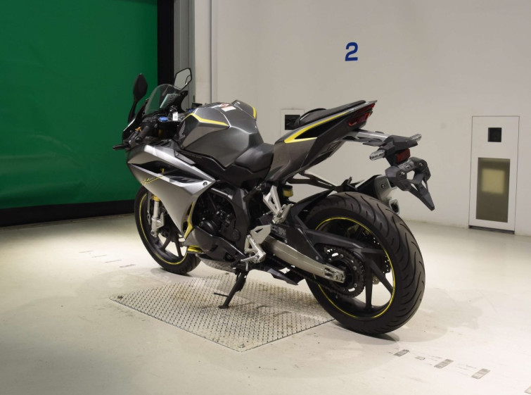 Мотоцикл Honda CBR250RR с пробегом 23560 km