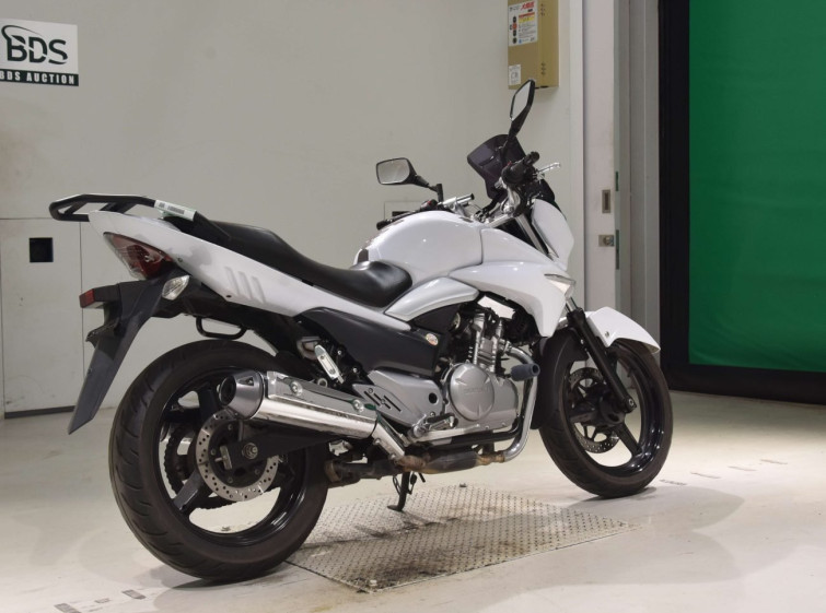 Мотоцикл Suzuki GSR250 с пробегом 55315 km