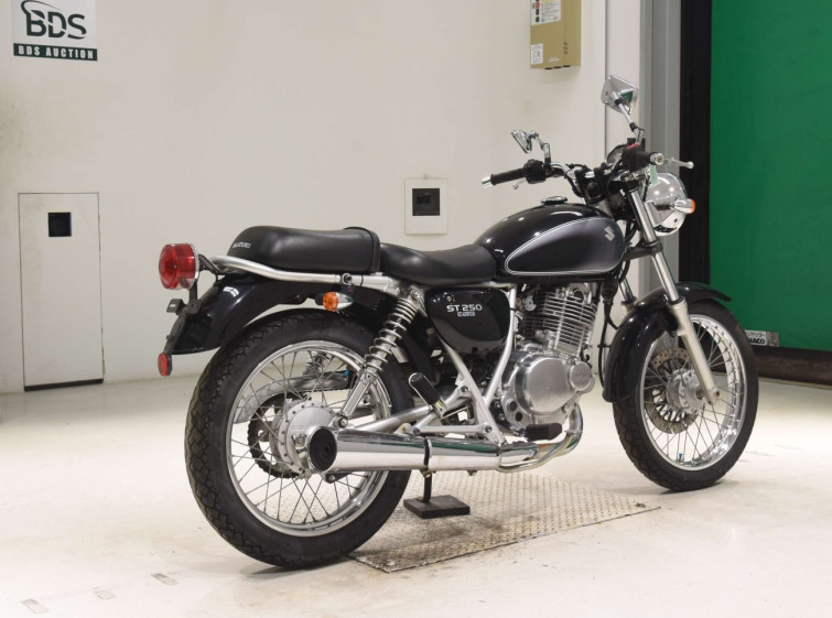 Мотоцикл Suzuki ST250E с пробегом 3706 km