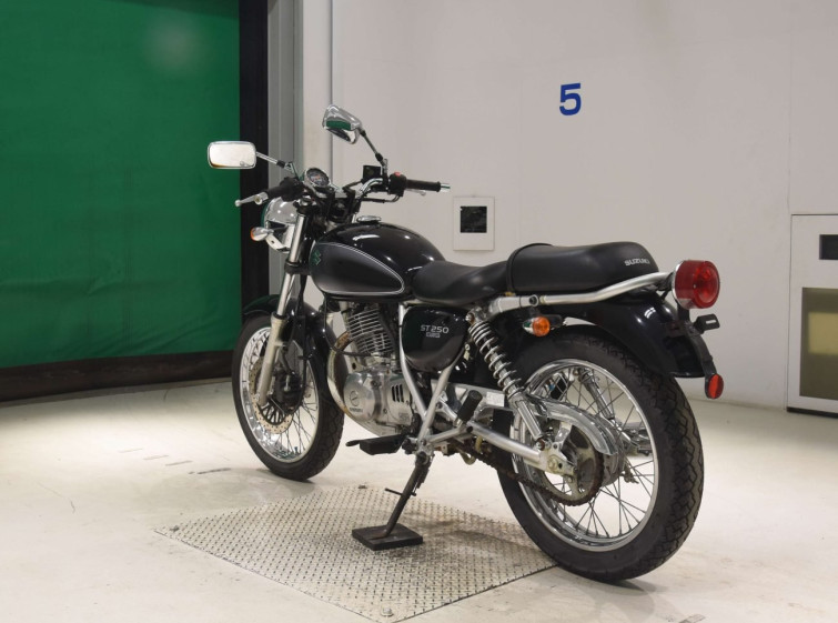 Мотоцикл Suzuki ST250E с пробегом 3706 km