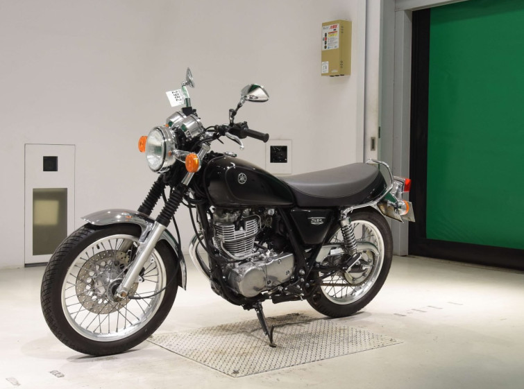 Мотоцикл Yamaha SR400 с пробегом 2238 km