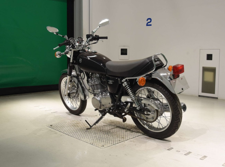 Мотоцикл Yamaha SR400 с пробегом 2238 km