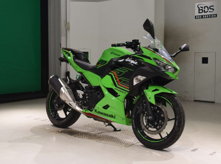 Мотоцикл Kawasaki NINJA250 с пробегом 8239 km