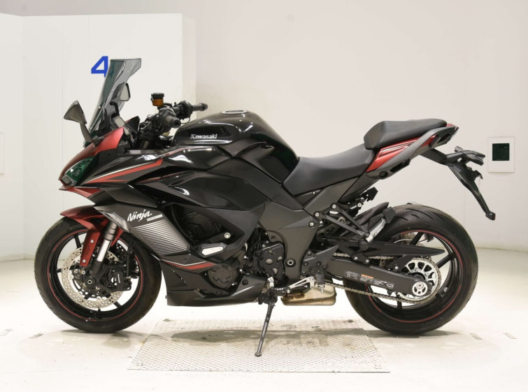 Мотоцикл Kawasaki ninja 1000 sx с пробегом 52 km