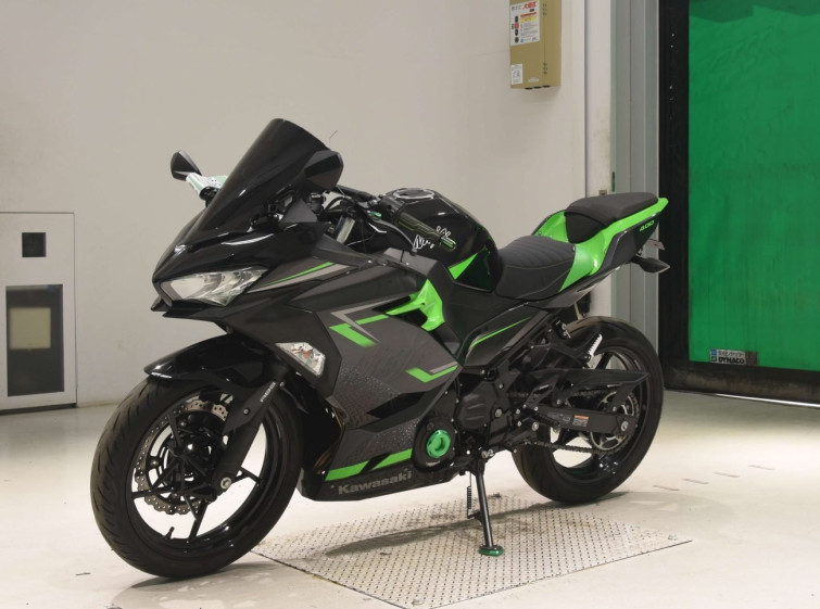 Мотоцикл Kawasaki NINJA400 с пробегом 11998 km