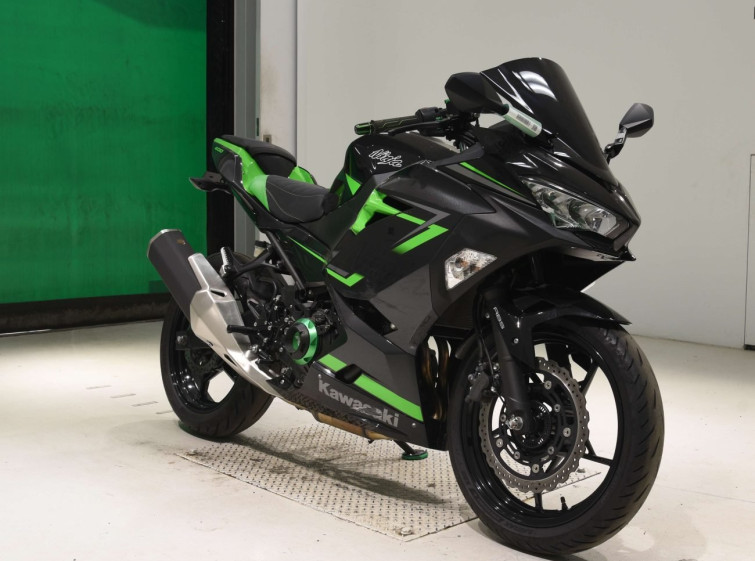 Мотоцикл Kawasaki NINJA400 с пробегом 11998 km