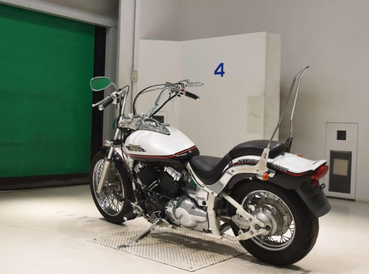 Мотоцикл Yamaha DRAGSTAR XVS400