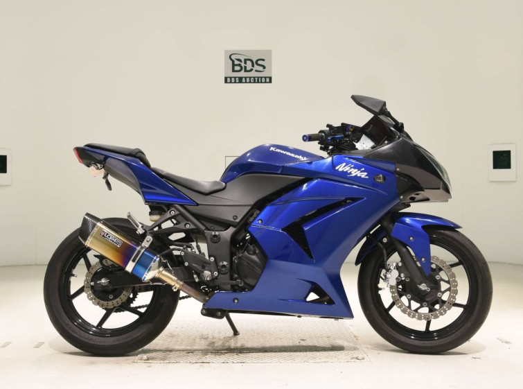 Мотоцикл Kawasaki NINJA250R з пробігом 13366 km