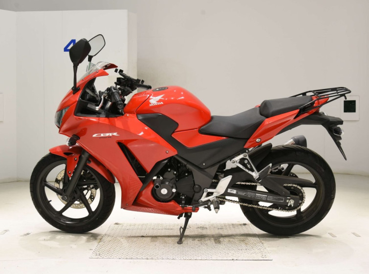 Мотоцикл Honda CBR250R с пробегом 16371 km